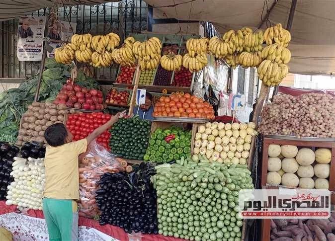 البنجر بـ30 جنيهًا.. أسعار الخضروات والفاكهة السبت فى أسواق مطروح