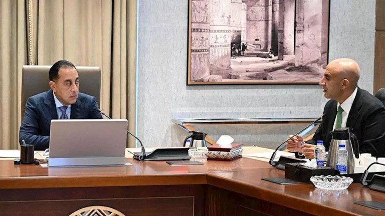 رئيس الوزراء يكلف بتحويل 250 مدرسة إلى التكنولوجيا التطبيقية