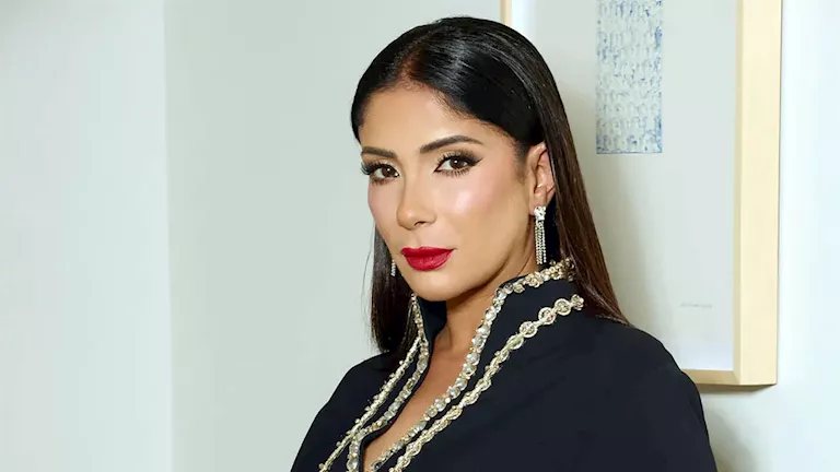 منى زكي توجه رسالة لريهام عبد الغفور بسبب "طالع نازل" وريهام ترد