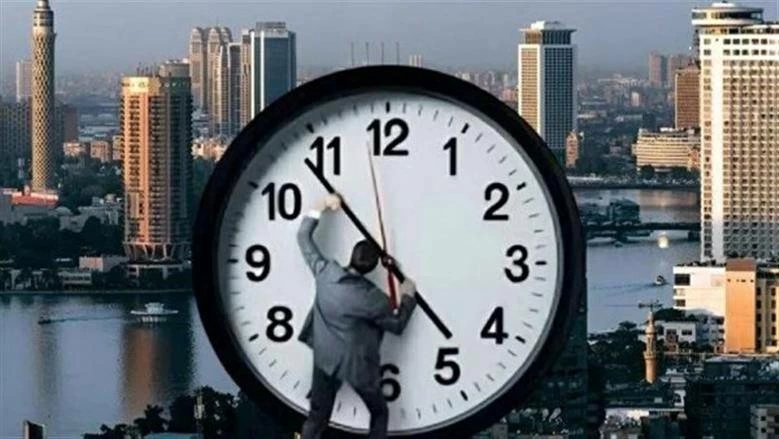 التوقيت الشتوي في مصر 2026.. الموعد الرسمي لغلق المحلات والمولات