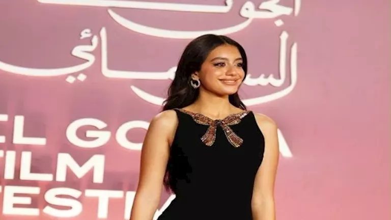 16 صورة لنجمات خطفن الأنظار بفساتين "سك" في مهرجان الجونة