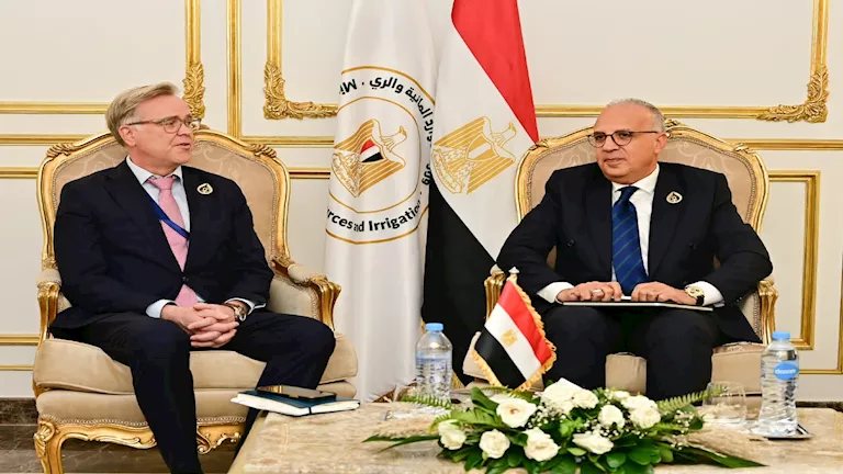 وزير الري يبحث مع المبعوث الفنلندي تعزيز التعاون المائي بين مصر وفنلندا