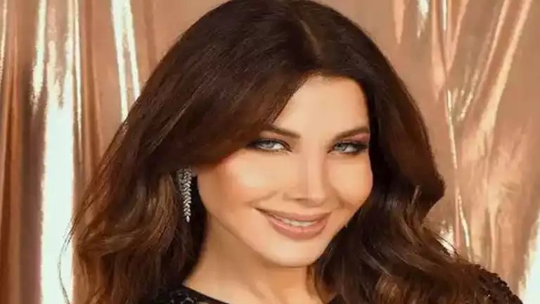 نانسي عجرم تروج لكليب "بستفزك" وتظهر بفستان جريء