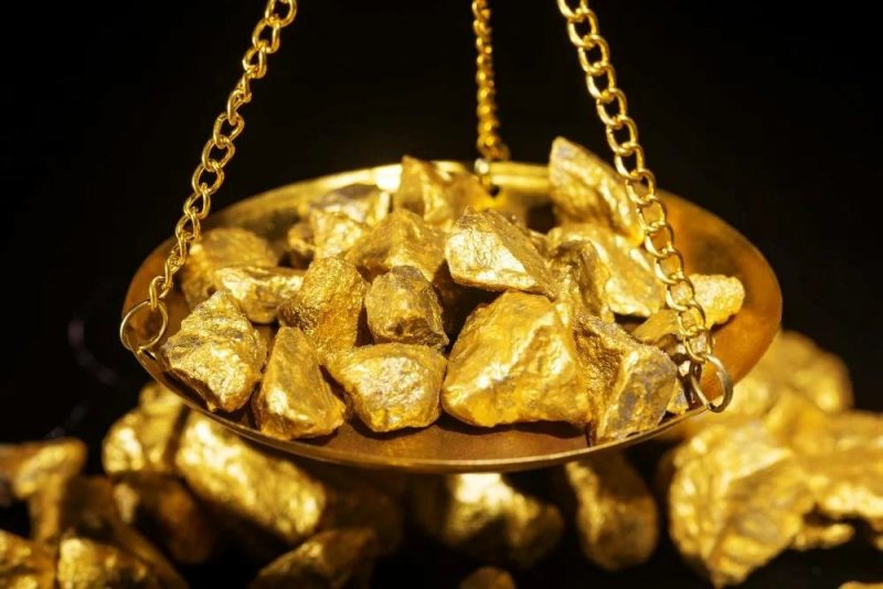 ضوابط جديدة على وثائق التأمين المرتبطة بالاستثمار في الذهب