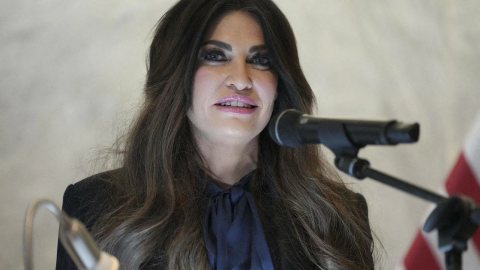 تقرير لـ CNN يطيح بالسفيرة الأمريكية في اليونان بسبب «سوء سلوك»