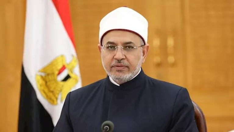 رئيس جامعة الأزهر السابق يوضح بلاغة القرآن في التفرقة بين عتق النسمة وفك الرقبة