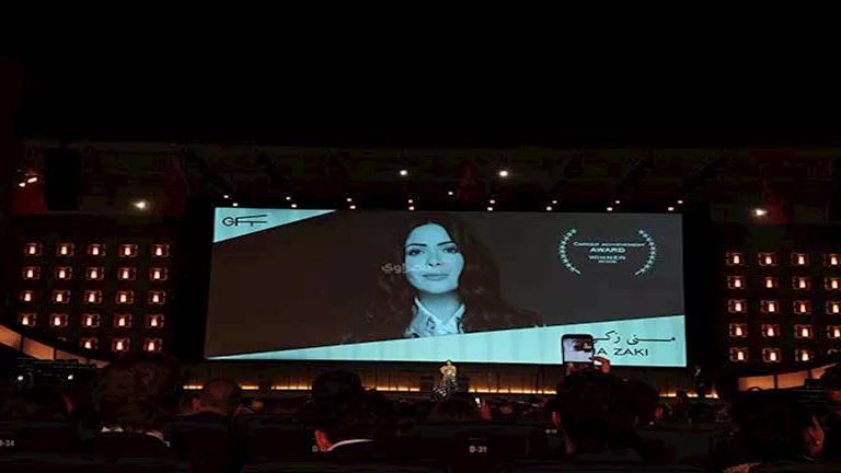 منى زكي عن رحلتها بعد تكريمها في مهرجان الجونة السينمائي: الخوف كان ملازمني
