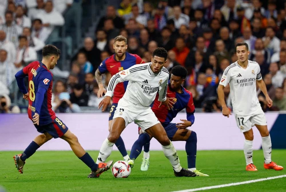 موعد مباراة ريال مدريد وبرشلونة والقنوات الناقلة في الكلاسيكو.. والمعلق