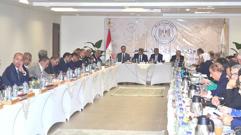 استعدادًا لاجتماع ديسمبر.. ضياء رشوان يبحث أولويات تطوير الإعلام المصري