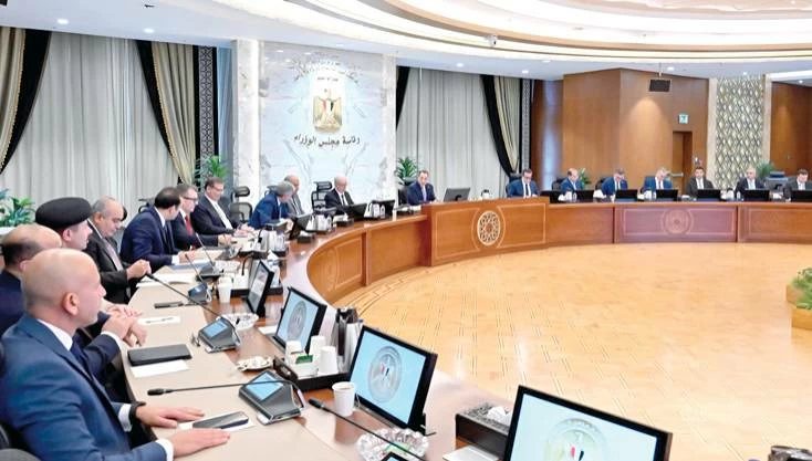رئيس الوزراء يوجه بزيادة مخزون السلع بسبب تطورات المنطقة