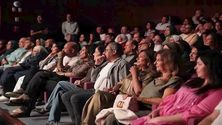 ليلى علوي تكشف رأيها في مسرحية "خيال مريض".. وهشام ماجد يرد