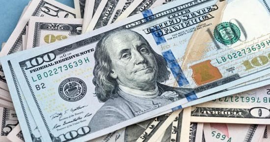 سعر الدولار يواصل قفزاته.. وبنك الكويت الوطني يسجل أعلى سعر للبيع بـ52.52 جنيه
