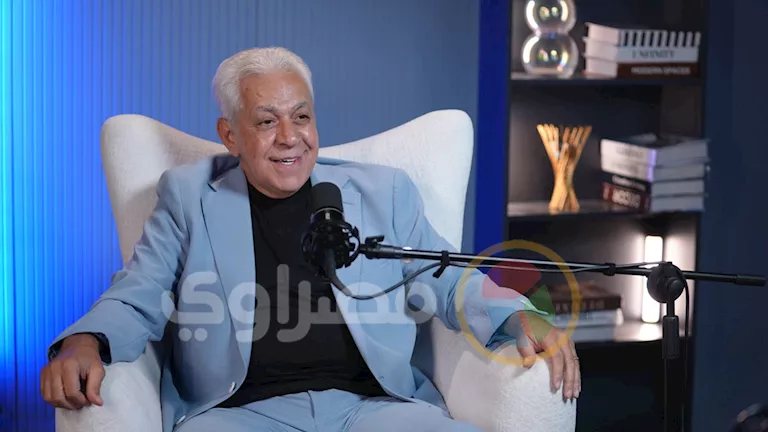 مجدي الجلاد لحمدين صباحي: هتعمل إيه لو مسؤول ولازم تزود سعر البنزين؟ والأخير يرد - فيديو