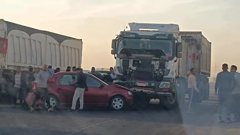 تصادم مروع بين 3 سيارات على طريق الأدبية في السويس وإصابة 3 أشخاص