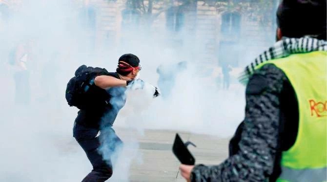 «الشيوخ الفرنسى» يقر مشروع قانون يحمِّل مثيرى الشغب تكاليف الأضرار