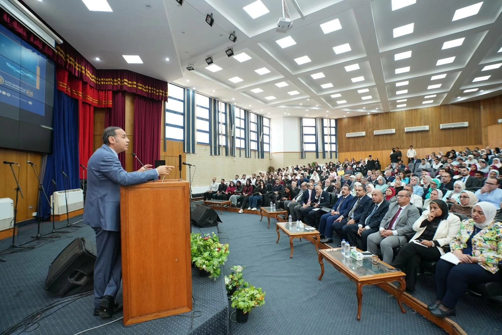 رئيس الرقابة المالية يشدد على ضرورة نشر الثقافة المالية بين الشباب والنشء