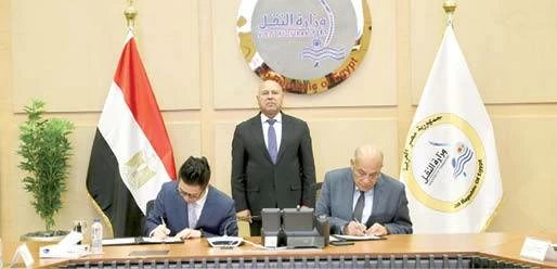 وزير النقل يشهد توقيع مذكرة تفاهم لإنشاء محطة صب جاف بميناء «المكس»