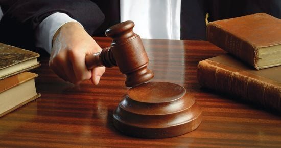 تأجيل أولى جلسات محاكمة الجدة المتهمة بحقن حفيديها بالكلور لـ 2 نوفمبر