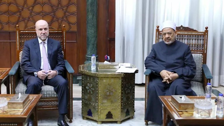 شيخ الأزهر يبحث مع مستشار "أبو مازن" تطورات القضية الفلسطينية