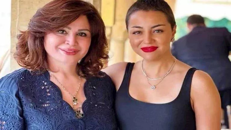 15 صورة جمعت نجوم الفن مع أسرهم في مناسبات مختلفة