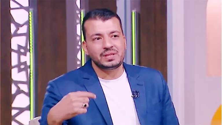 ما حكم استعراض النعم على مواقع التواصل؟.. أستاذ فقه يوضح
