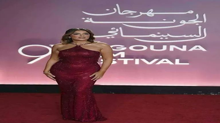نجمات خطفن الأنظار بفساتين سك تبرز القوام في مهرجان الجونة..صور